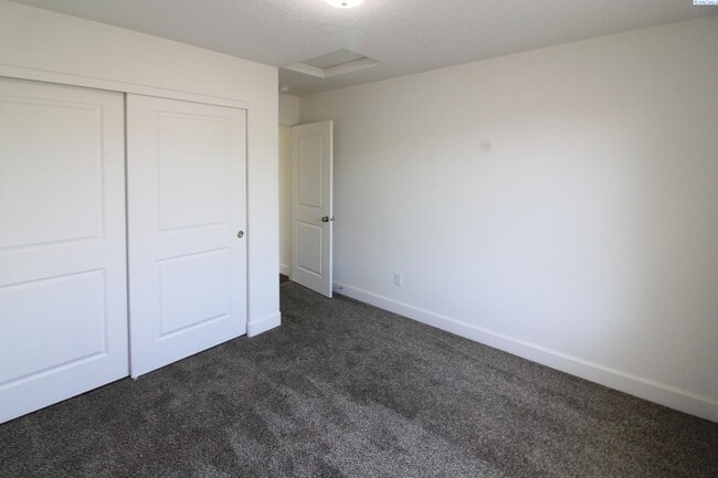 Foto del edificio - 3 bed, 2 bath home in Kennewick