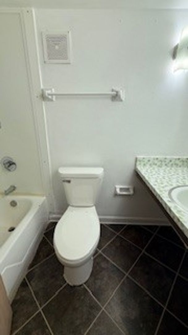 Foto del edificio - 8836FN95thY