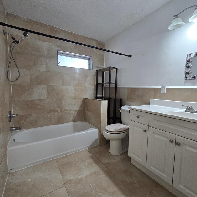 Foto del edificio - 4215 NW 52nd Ave