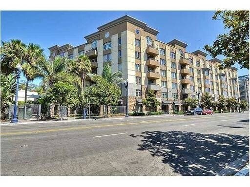 Foto principal - 2 Bed/2 Bath Condo available at Union Square!