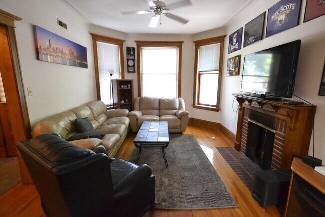 Foto del edificio - 3720 N Wayne Ave