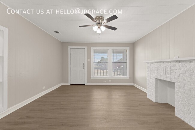 Building Photo - 1801 Reuter-