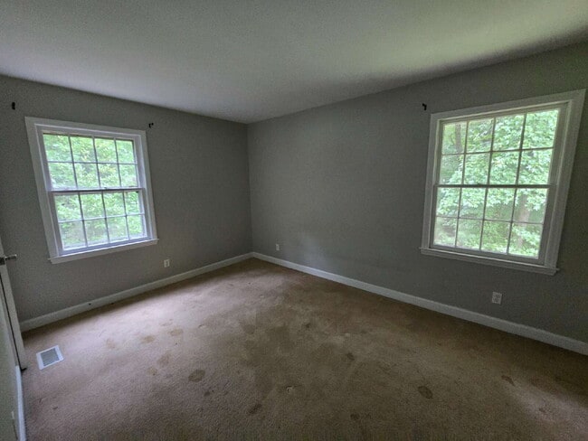 Foto del edificio - Look at this hard-to-find ranch-style home