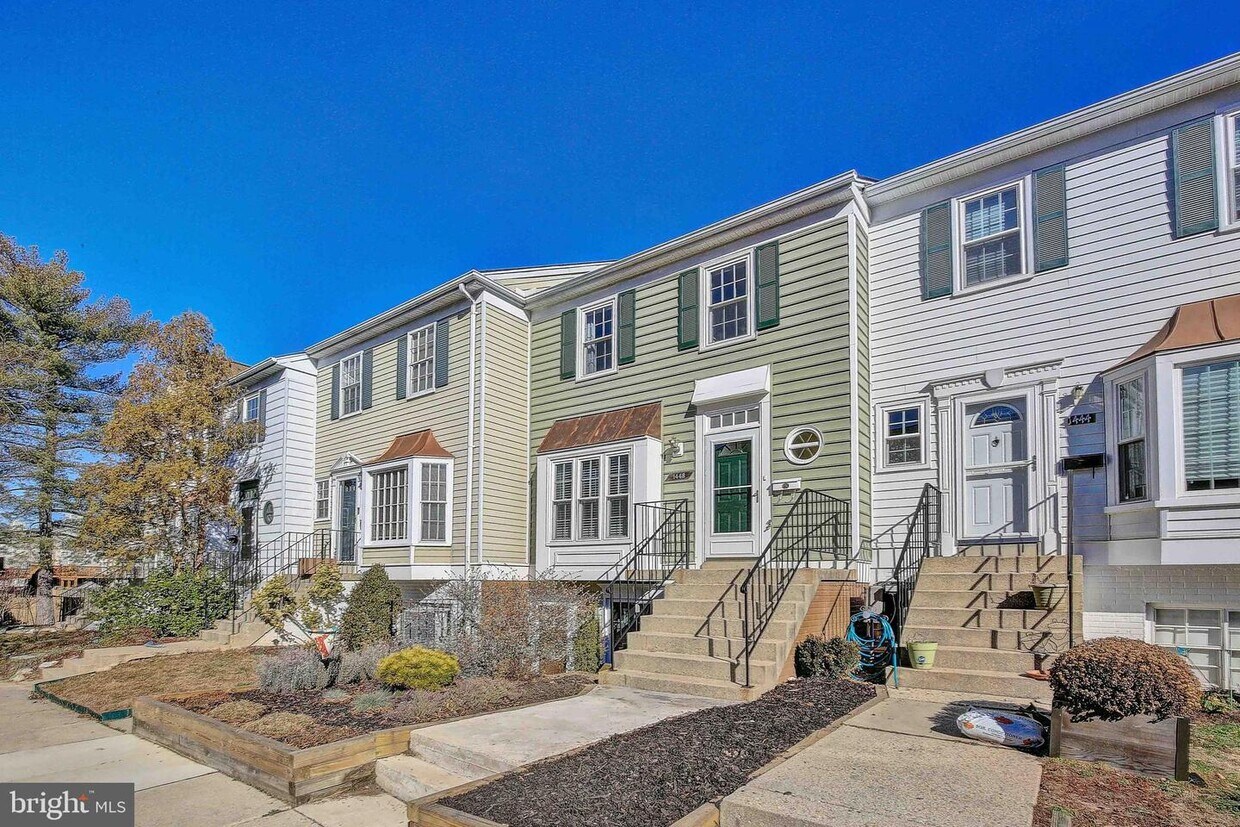 1448 Blockton Ct, Crofton, MD 21114 Townhouse for Rent in Crofton, MD