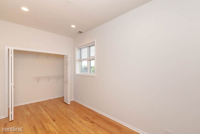 Building Photo - 2 br, 2 bath Townhome - 3040 Desoto St