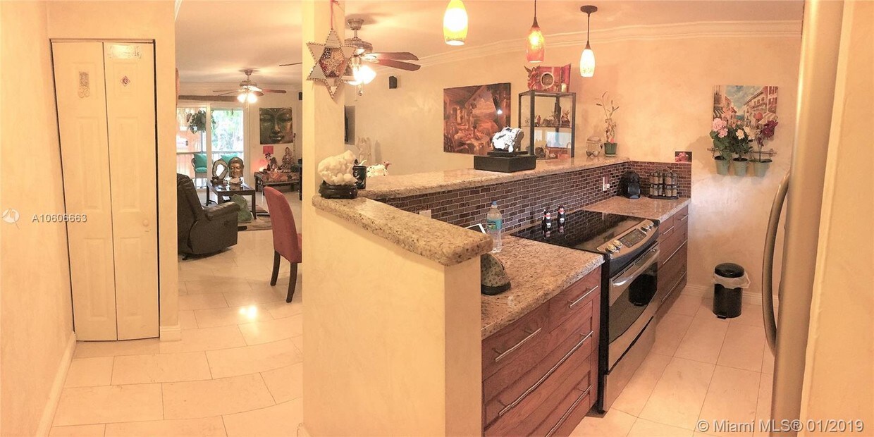 8528 Old Country Manor, Davie, FL 33328 Condo for Rent in Davie, FL