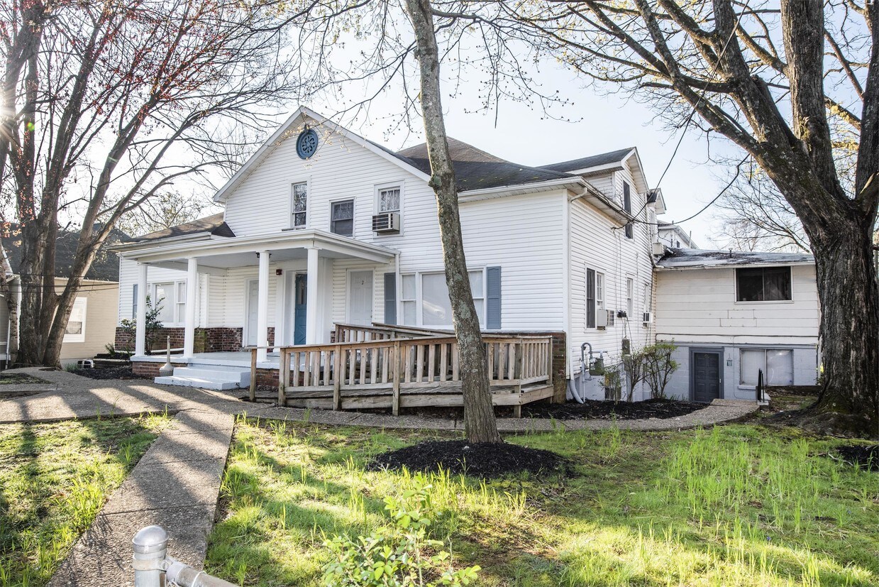 Primary Photo - 706 Chickamauga Ave