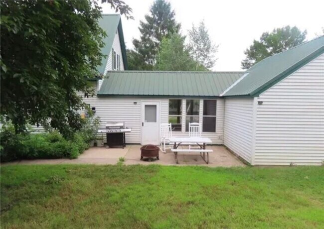 Foto del edificio - 11349 Elliot Ave NW