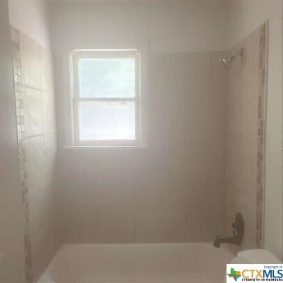 Foto del edificio - 702 Carrie Ave