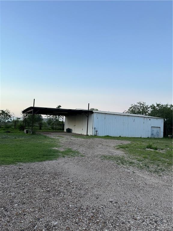 Foto del edificio - 323 W Davis Rd