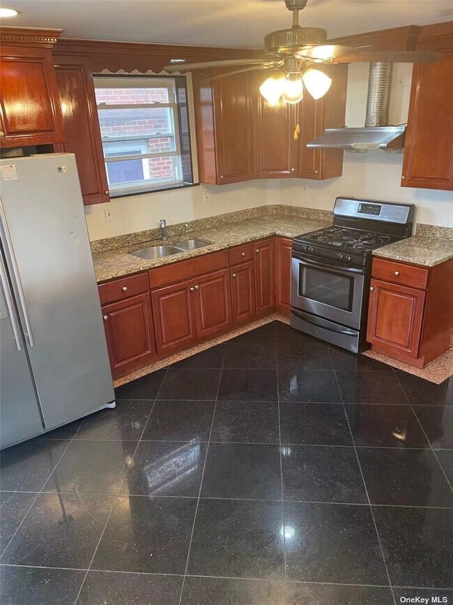 Foto del edificio - 134-23-134-57 57th Rd