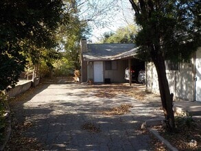 Building Photo - 2708 Parker Ln
