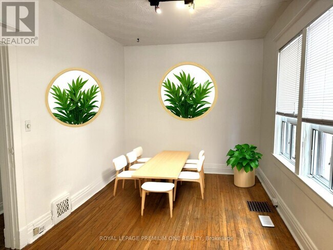 Photo du bâtiment - 2087 Gerrard St E