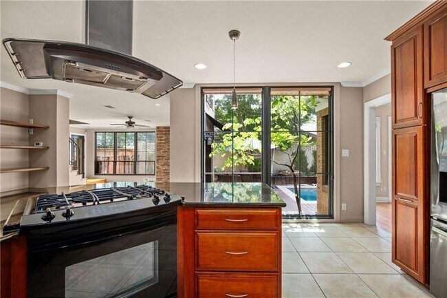 Foto del edificio - 2920 Windsor Duplex