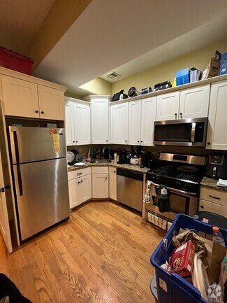 Building Photo - 178 I St