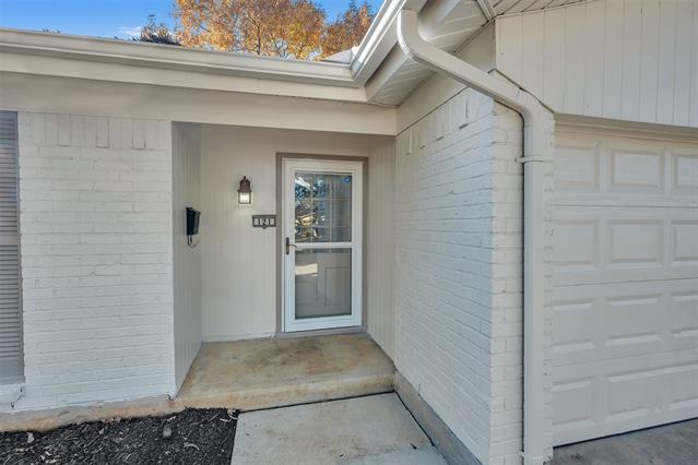 Building Photo - 121 Quail Creek Dr