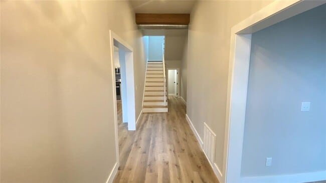 Building Photo - Remodeled 5 bedroom home in Mcloud!