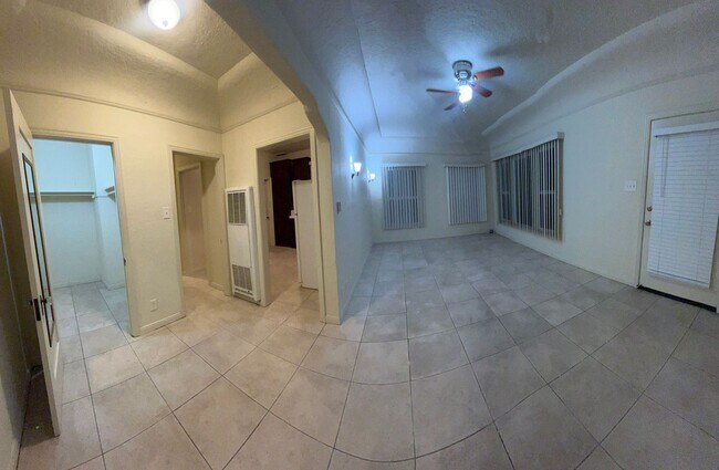 Foto del edificio - 2516 Cedar Ave