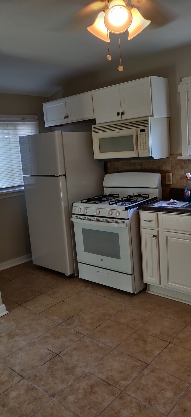 Photo - 595 Sarah St House