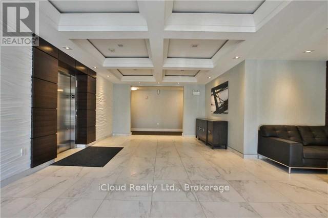 Building Photo - 650 Sauve St