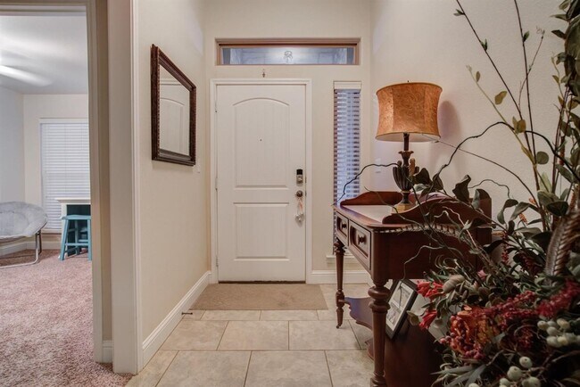 Foto del edificio - Spacious 4-Bedroom Home Available August 8...