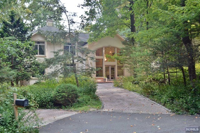 Primary Photo - 27 Sky Meadow Rd