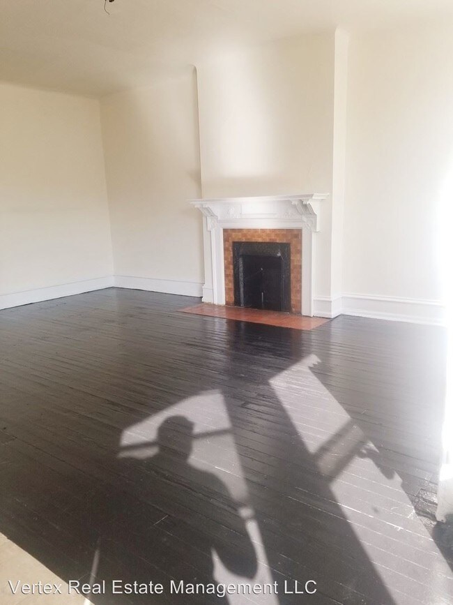 Building Photo - 1233 S 57th St