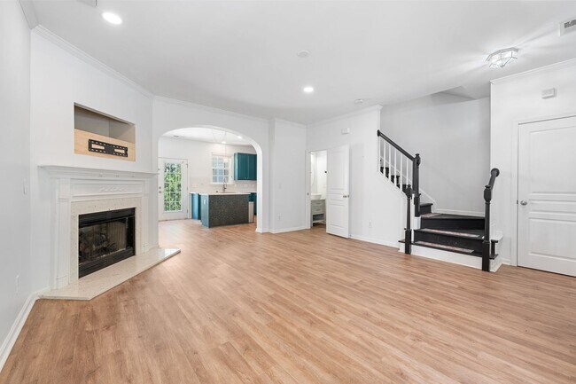 Foto del edificio - Ready NOW! Spacious 3BR/2.5BA Townhome in ...