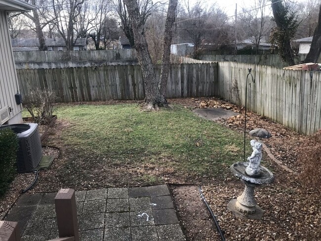 Building Photo - Beautiful 2 Bedroom Bathroom Patio Home Available NOW!