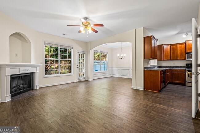 Foto del edificio - 558 Woodland Park Terrace