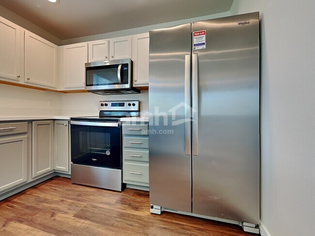 Foto del edificio - 16615 Greenleaf Ave SE