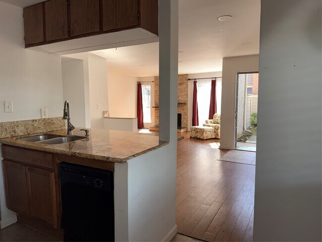 Foto del edificio - 6601 Sands Point Dr