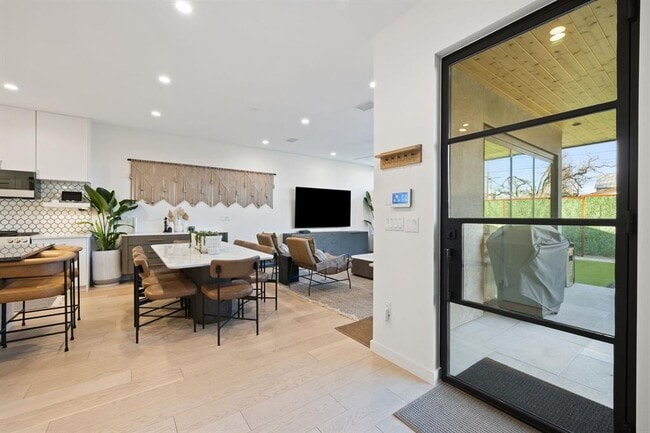 Foto del edificio - 1304 Comal St