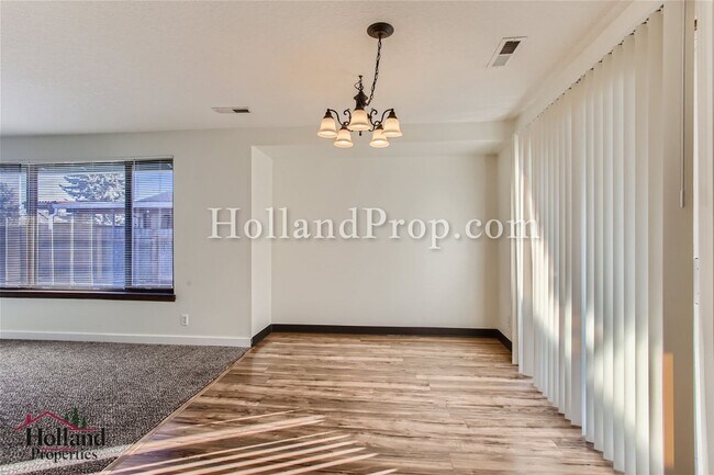 Building Photo - Single level 3 bedroom home located in Cor...