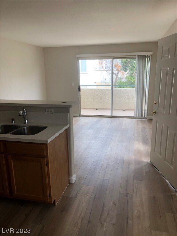 Foto del edificio - 3425 E Russell Rd