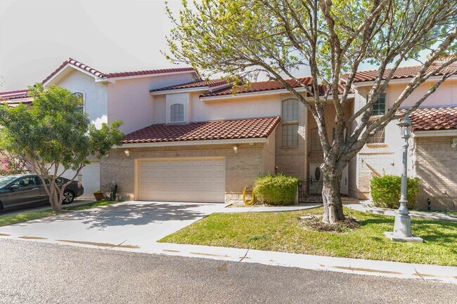 Foto del edificio - 7521 Country Club Dr