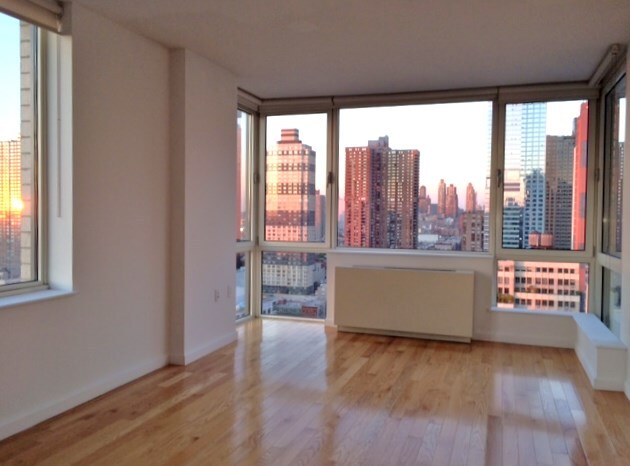 Foto principal - 345 W 37th St