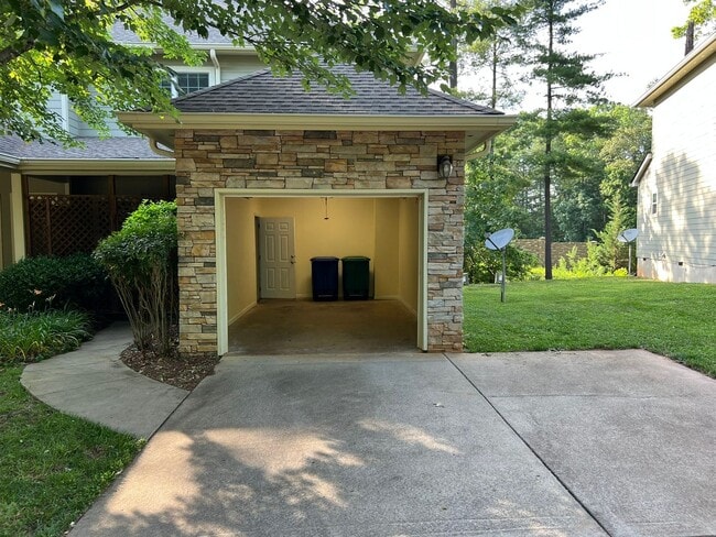 Building Photo - Arden 3 bed Townhome: Commuter's Wishlist