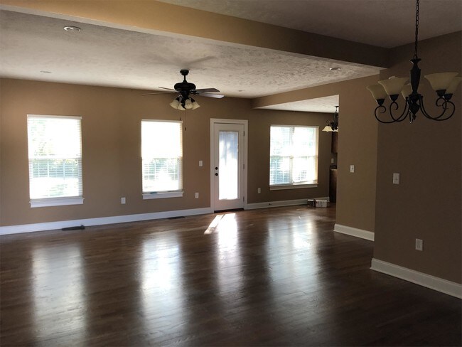 Building Photo - 2736 Pointe Ct