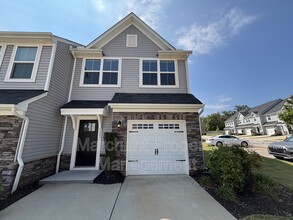 Building Photo - 227 Clearwood Dr