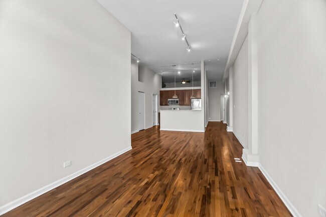 Foto del edificio - 1542 N Damen Ave