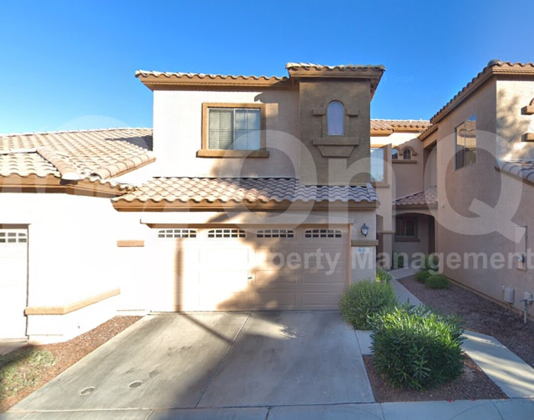 Primary Photo - 2600 E Springfield Pl