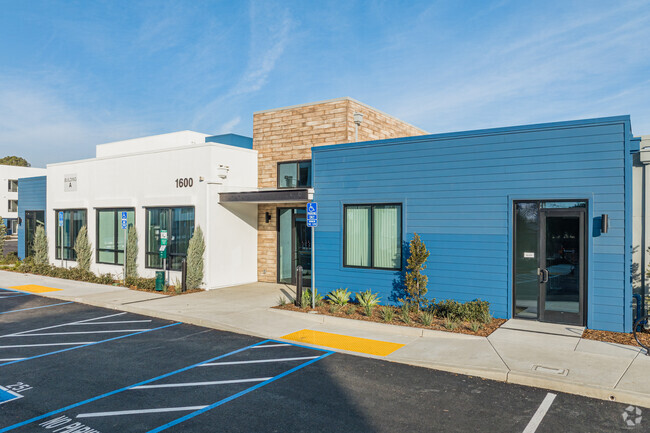 Building Photo - Parkside Flats