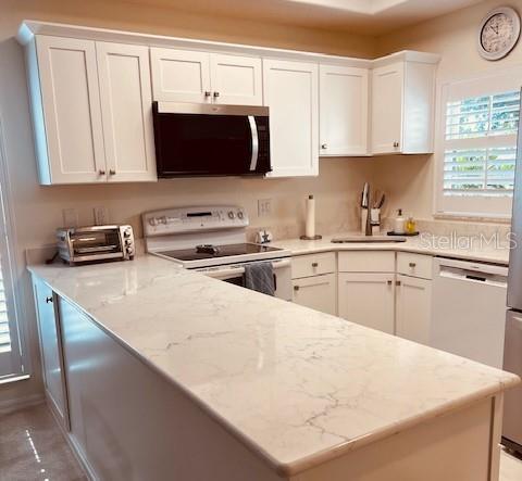 Foto del edificio - 8369 Wingate Dr