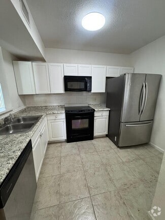 Building Photo - 1157 Golden Lakes Blvd