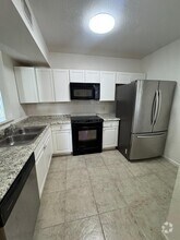 Building Photo - 1157 Golden Lakes Blvd