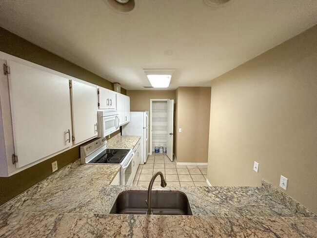 Foto del edificio - The Gables #13