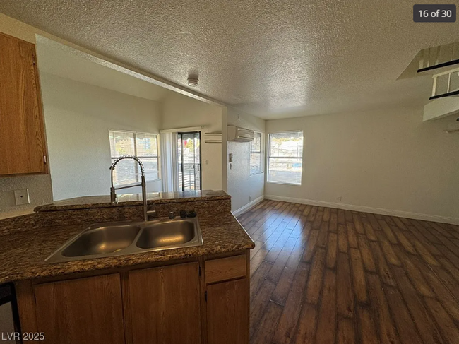 Foto del edificio - 1 Bedroom 1 1/2 Bath Near Las Vegas Strip