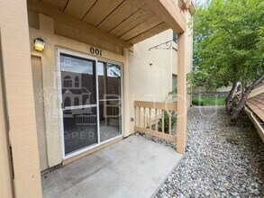 Building Photo - 844 Tenderfoot Hill Rd