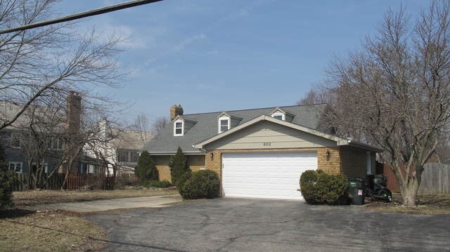 Primary Photo - 902 E Main St